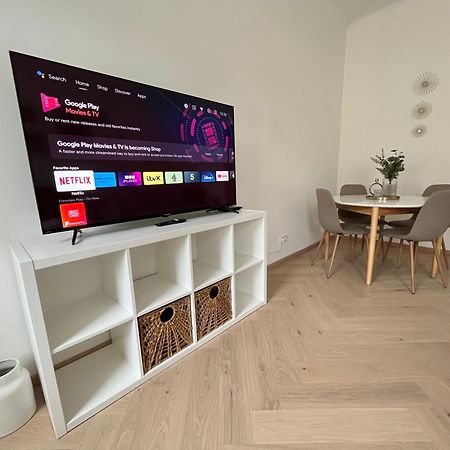 Luxurious One Room Apartment Near Schoenbrunn Palace Вена Экстерьер фото